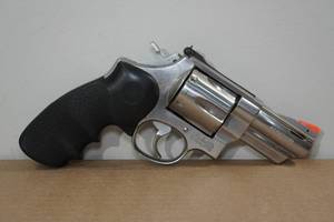 lot 1D image: Smith & Wesson Model 629-1 Backpacker .44 Mag Stainless Steel Revolver - 3 Ported Barrel