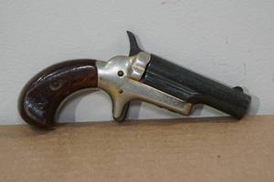 lot 1N image: Colt Fourth Model .22 Short Single Shot Derringer Pistol
