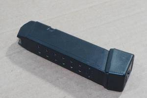 lot 2A image: Glock .40 S&W Magazine - 15 Round