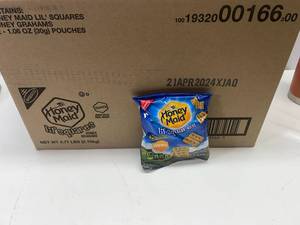 lot 242 image: SSS. 72 x 1.06 oz Honey Maid Lil Squares