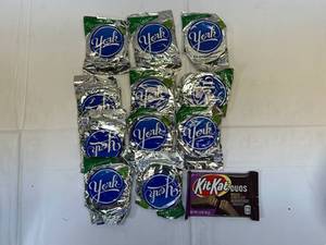 lot 39 image: OO. 12x Dark Chocolate York Peppermint Patties & 1KitKat Duo