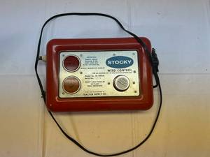 lot 82 image: G. Tractor Supply Stocky Weed Control Electric Fence