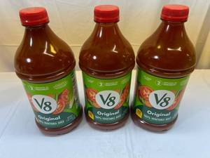 lot 133 image: SS. 3x 46 fl oz Orignal V8 Juice