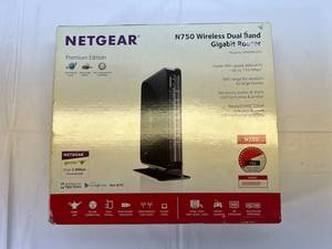 lot 208 image: SSS. Netgear N750 Wireless Dual Band Gigabit Router