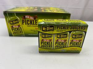 lot 346 image: SS.18x 2oz Mt Olive Pickle Juicers