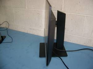 lot 85 image: (1) 23.8 HP Hewlett Packard and (1) 21.5 Dell LCD Computer  PC Monitors on Stands