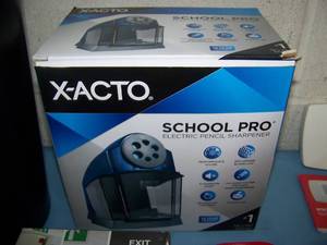 lot 93 image: Office supplies