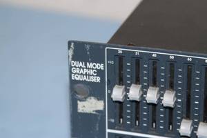 lot 122 image: BSS FCS-960 30-Band Pro Audio Graphic Dual Channel Equalizer EQ with Dual Mode Switcher