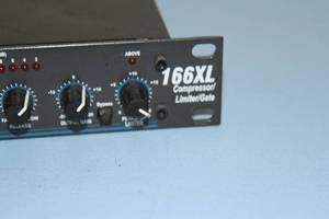 lot 139 image: dbx Professional Audio Rack-Mounted Compressor  Limiter  Gate - Model 166XL