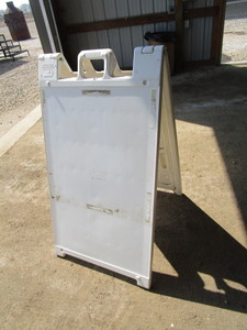 lot 18 image: Poly Sign Board 2x3