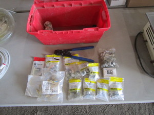 lot 32 image: Pex Crimping Tool, Pex Clamps & Tool Box