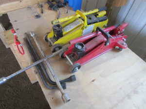 (2) Floor Jacks & Lug Wrenches