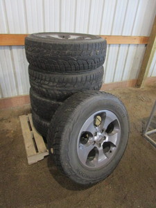 2016 Jeep Wrangler Wheels wHankook 25570R18 Tires  Spare Wheel & Tire