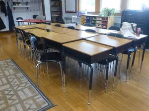 lot 101 image: Group of 12 cubby desks and chairs