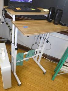 lot 115 image: Computer Deskstand