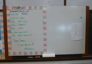 lot 118 image: Whiteboard 77x48