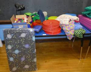 lot 316 image: Blue table and contents