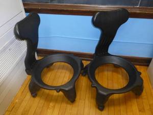 lot 324 image: Two bounce ball chairs without the balls, base chairs only