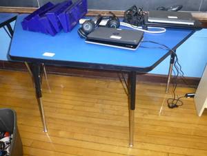 lot 326 image: One Piece Blue table