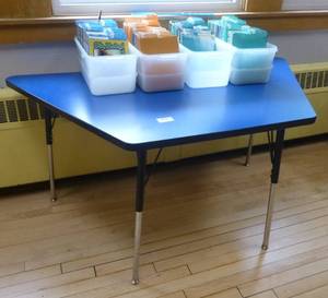 lot 412 image: Blue half hexagon table and contents