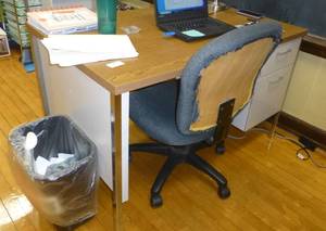 lot 506 image: Table, chair and wastebasket, does Not include laptop