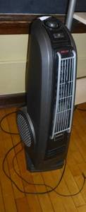 lot 516 image: Lasko tall heater
