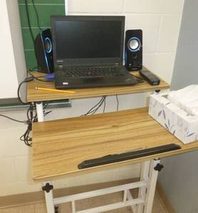 lot 605 image: Computer desk, Lenovo L440 laptop (does not include speakers)