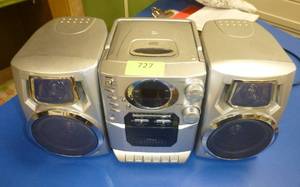 lot 727 image: CDCassetteRadio stereo