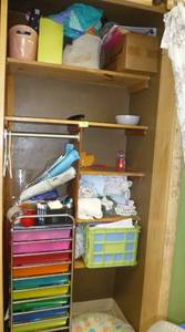 lot 728 image: Closet of contents including large organizer