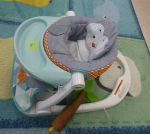 lot 740 image: infant chair
