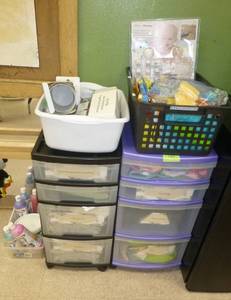 lot 743 image: Plastic organizers and all contents