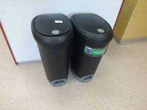 lot 814 image: TWO wastebaskets