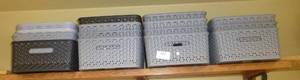 lot 822 image: 15 plastic organizer baskets