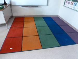 lot 906 image: Nice bright rug 9x8