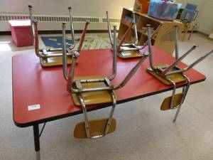lot 919 image: Red table with 4 chairs