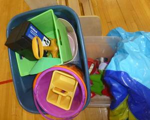 lot G13 image: Inflatable pool, sand buckets and misc