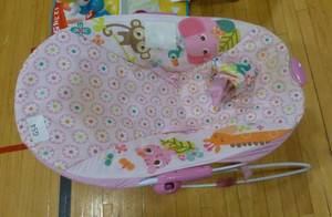 lot G54 image: Baby play mat, chairs