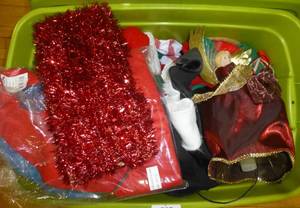 lot G87 image: 5 totes full of christmas dcor and lights