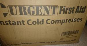 lot O55 image: Case of cold compresses - about 100 left