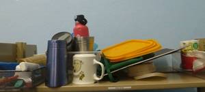 lot K2 image: Kitchen items, trays, dishes