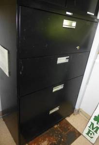 lot O3 image: 4 drawer file cabinet and sliding door cabinet