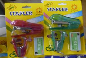 lot O31 image: Tub full of 18 new stapler sets