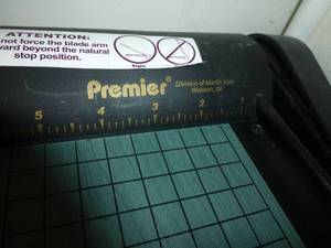 lot O43 image: Very nice paper cutter 19 inches wide