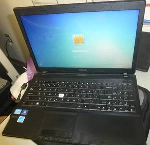 lot O45 image: Asus and Lenovo laptops, working