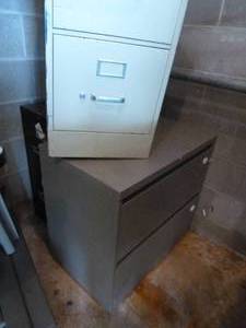 lot S10 image: 3 file cabinets