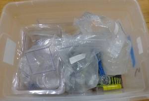 lot G104 image: lot of plastic containers for science experiments