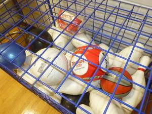lot G131 image: Cage full of bowling pins and balls