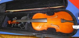 lot G155 image: 2 plastic violins with cases