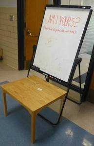 lot G162 image: Whiteboard easel and table