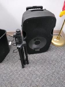 lot O160 image: Portable speaker system